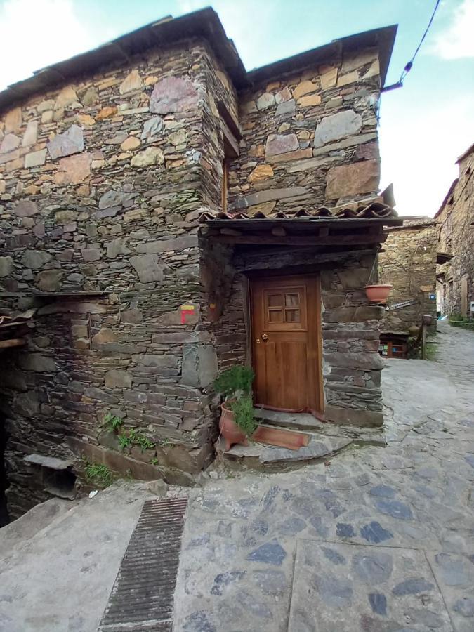 Talasnal Casas Da Urze Ter Lousa  Luaran gambar
